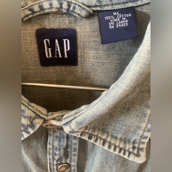 GAP men’s denim shirt - Picture 3 of 6